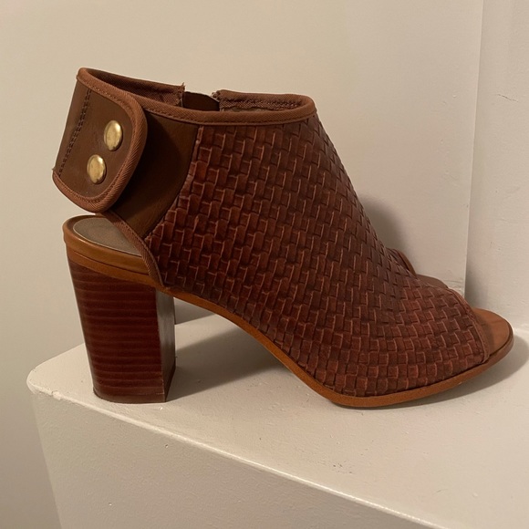 Zigi Soho Cognac Open Toe Booties. - Picture 2 of 5